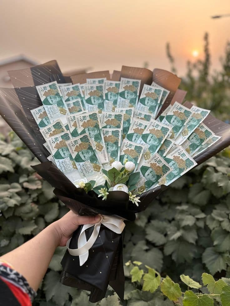 Cash Bouquet - 30 Notes of Rs.500