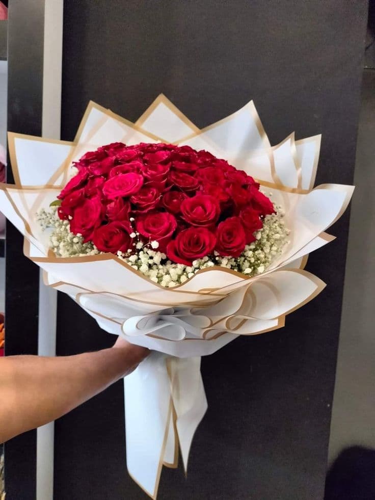 Red Rose Bouquet with White Wrapping Sheet